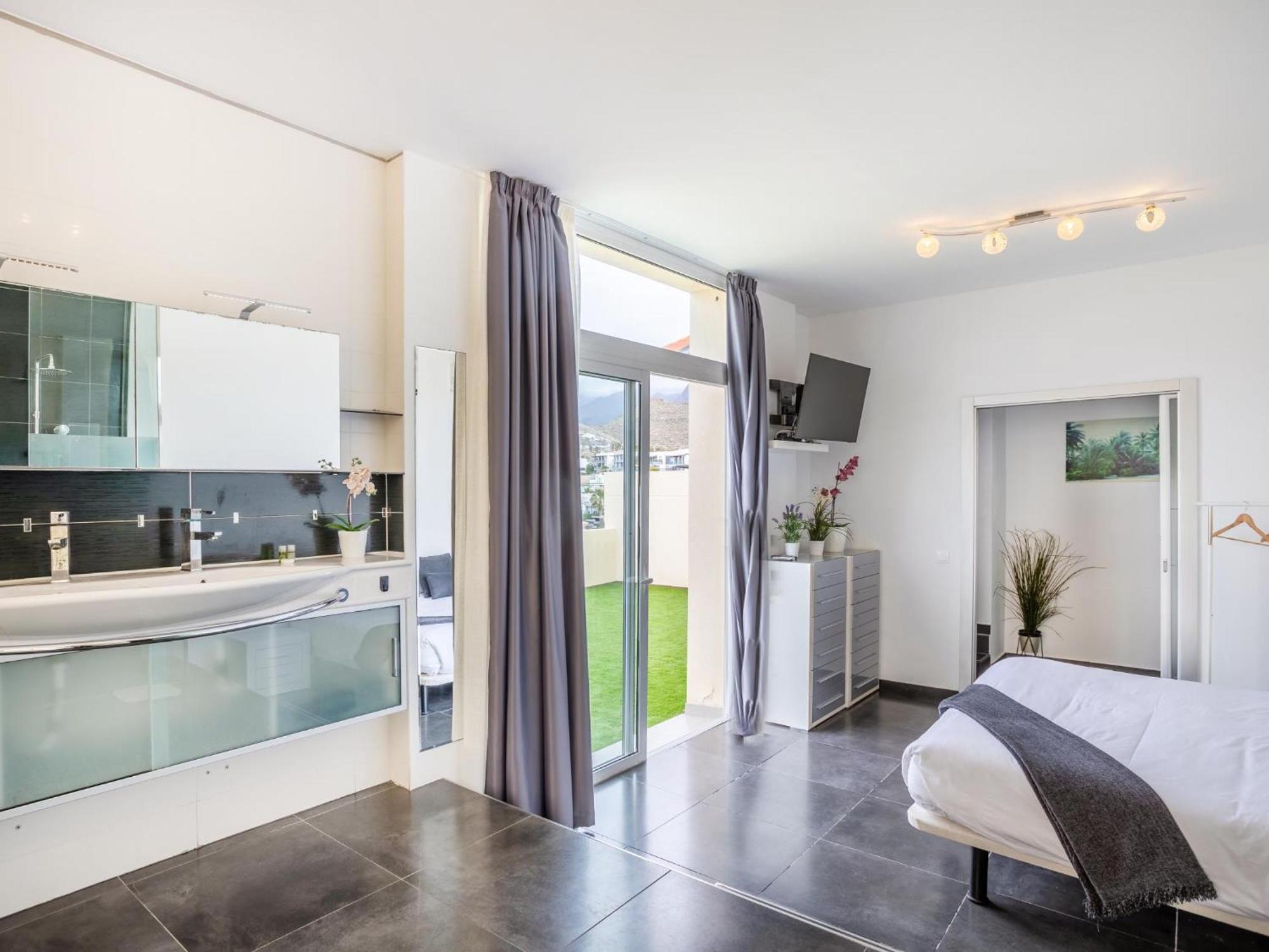 Villa Olbia Charming Dreamview With Jacuzzi Costa Adeje  Exterior photo